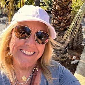 Meet your Posher, Dawn